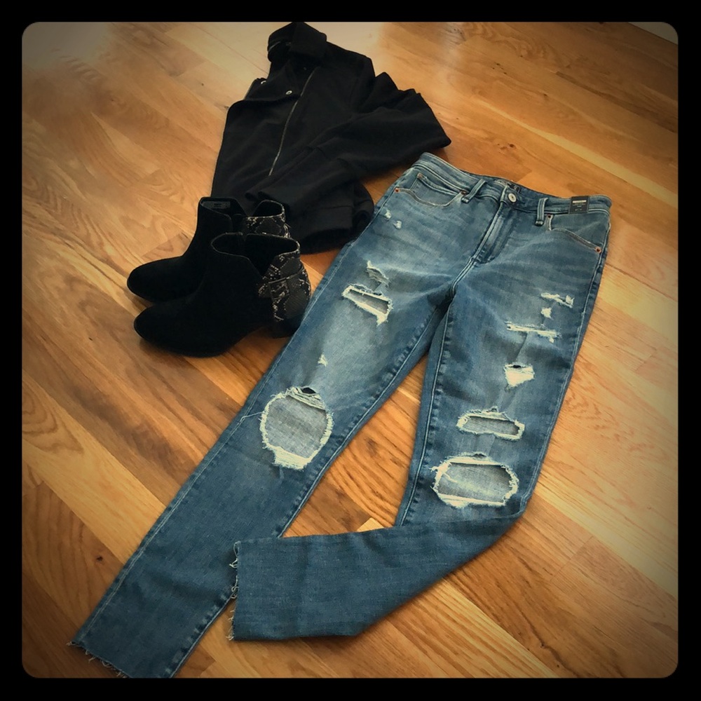 A & F Ripped High Rise Super Skinny Jeans 27 short